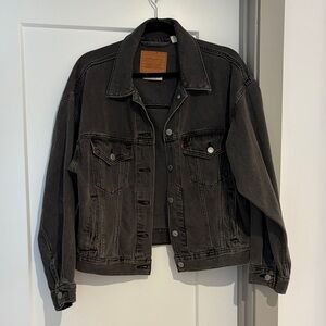 Women’s Levi trucker jacket